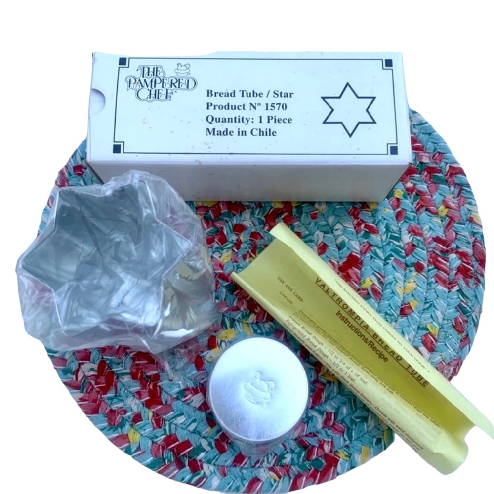The Pampered Chef Valtrompia Star Baking Bread Tube